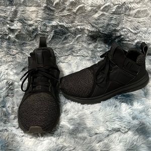 Size 8.5, color black